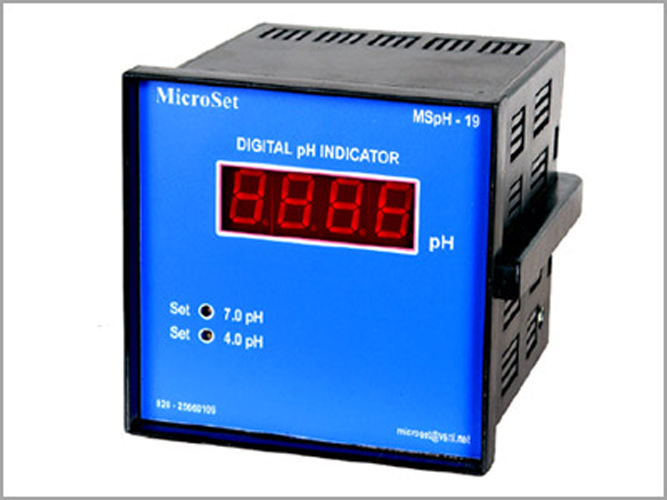 On-line Panel Mounted pH Indicator cum Transmitter MS pH 19